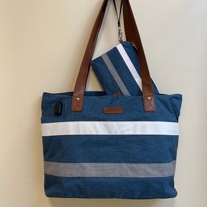 Laptop bag with matching wristlet